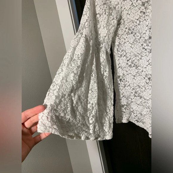 Mossimo White Lace Top with bell sleeves - Picture 3 of 4